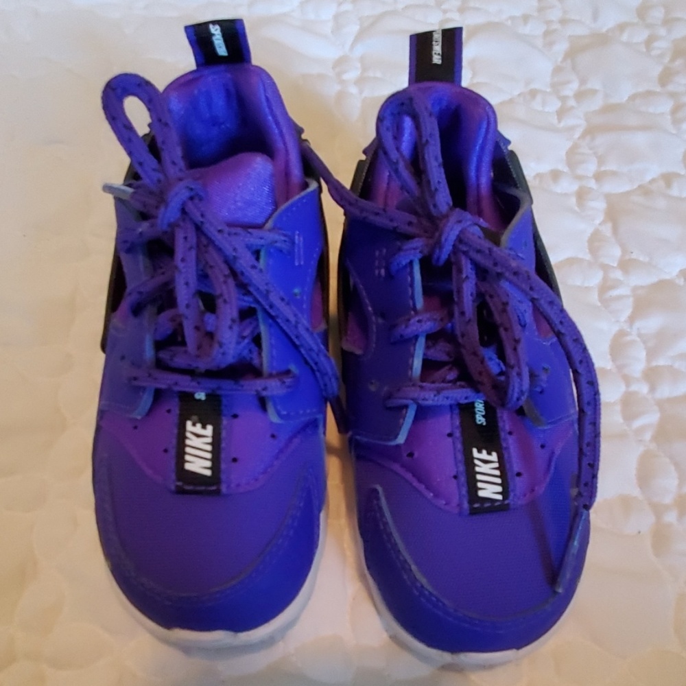 Toddler Nike Huarache sneakers
